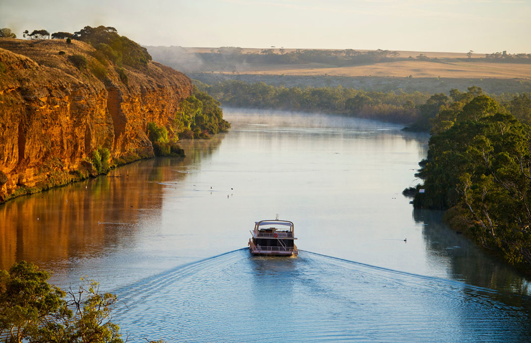 Houseboating, Murray River